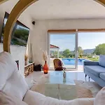 Nebesi Ferienhaus *