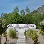 Nebesi Ferienhaus *