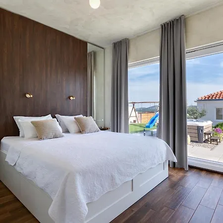 Nebesi Holiday home *