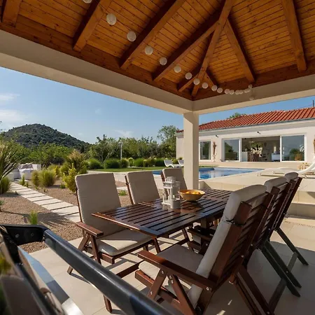 Holiday home Nebesi