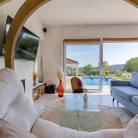 Nebesi Holiday home *