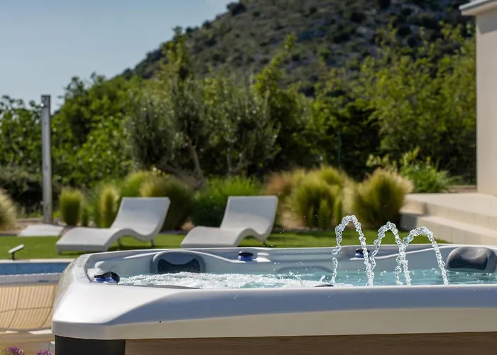 Nebesi 別荘 シベニク