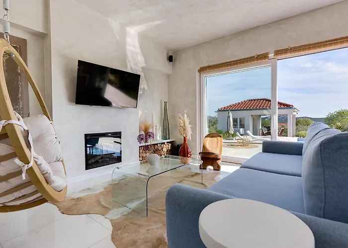 Nebesi Шибеник