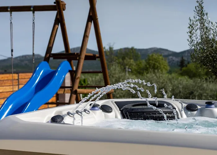 Nebesi Шибеник